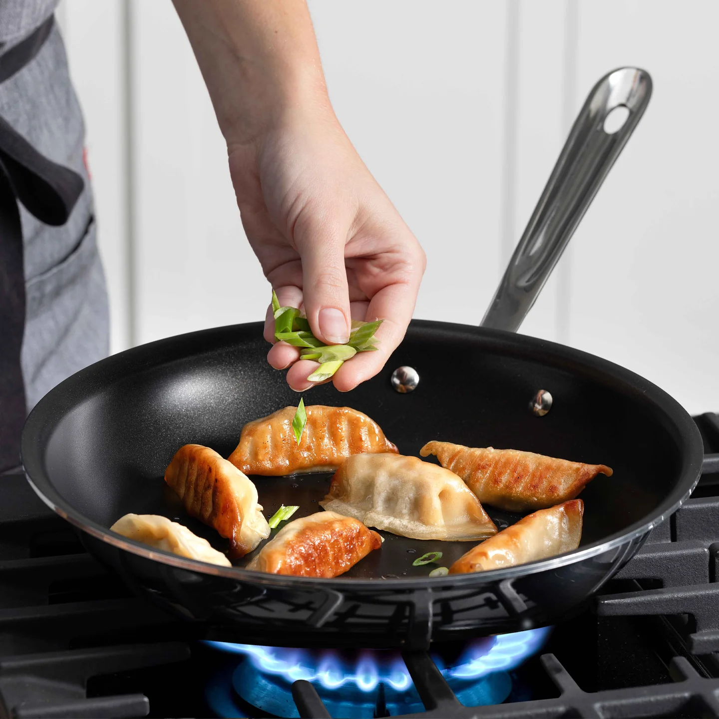 All-Clad D3 / TriPly Non-Stick Frying Pan - Image 2