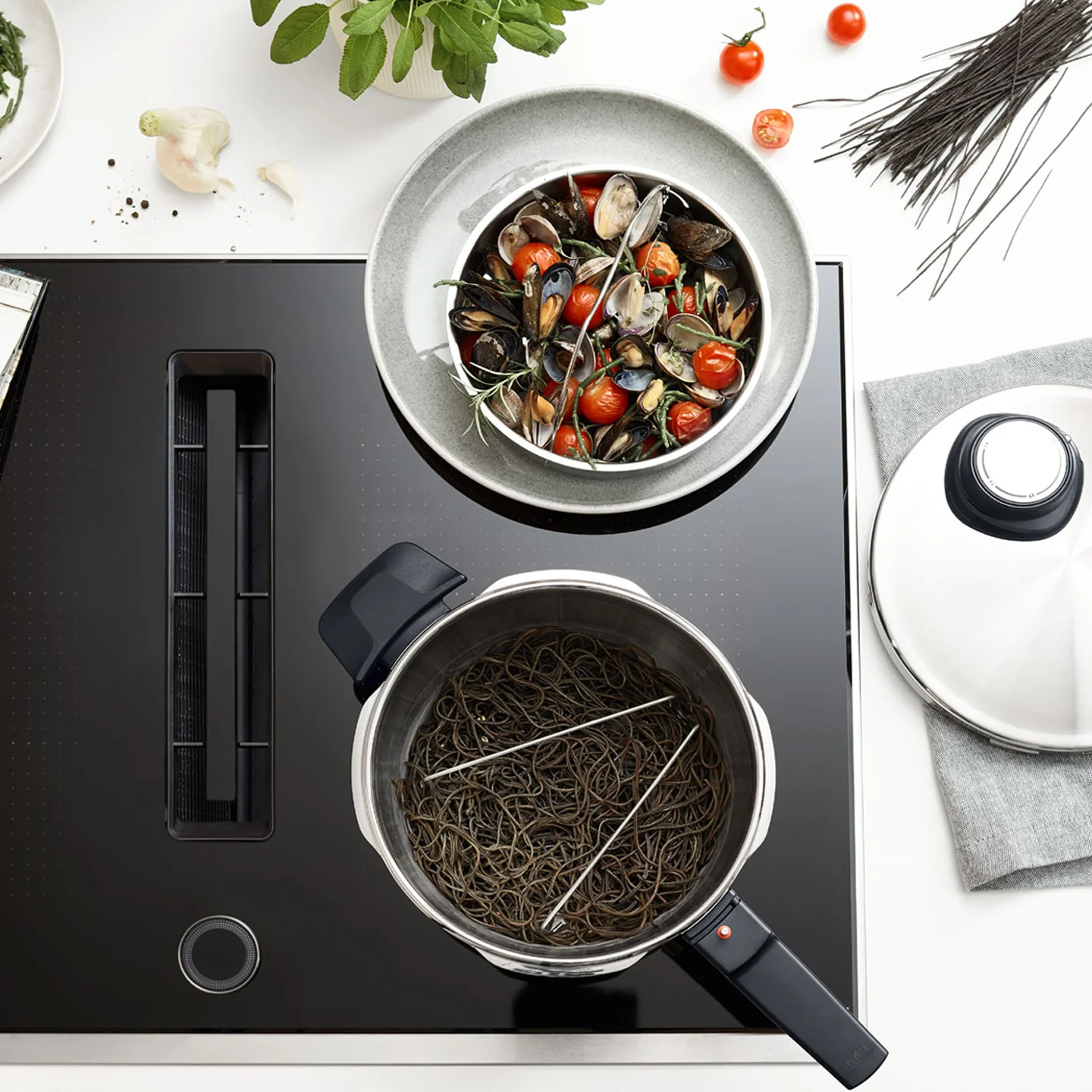 Fissler Vitavit Premium Pressure Cooker with Insert / 22cm - Image 2
