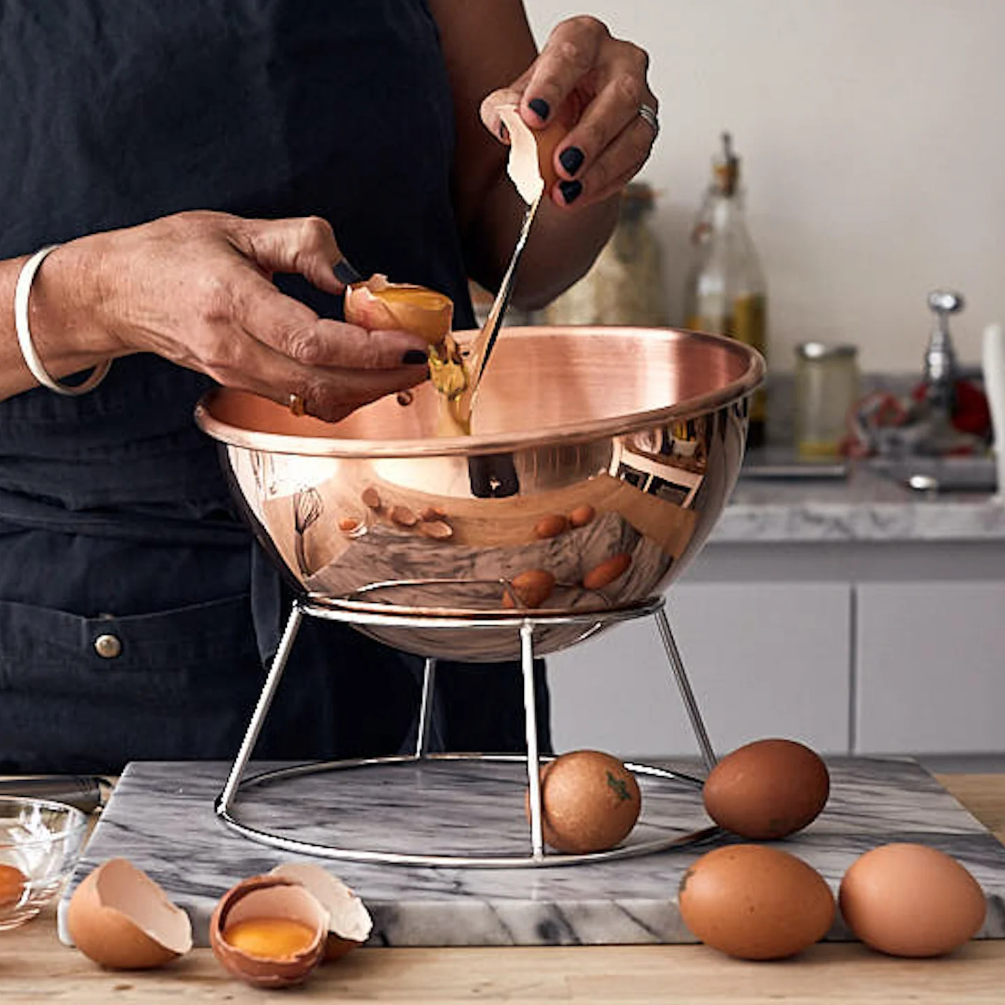 Mauviel M'Passion Copper Whisking Bowl 24cm and Stand - Image 4