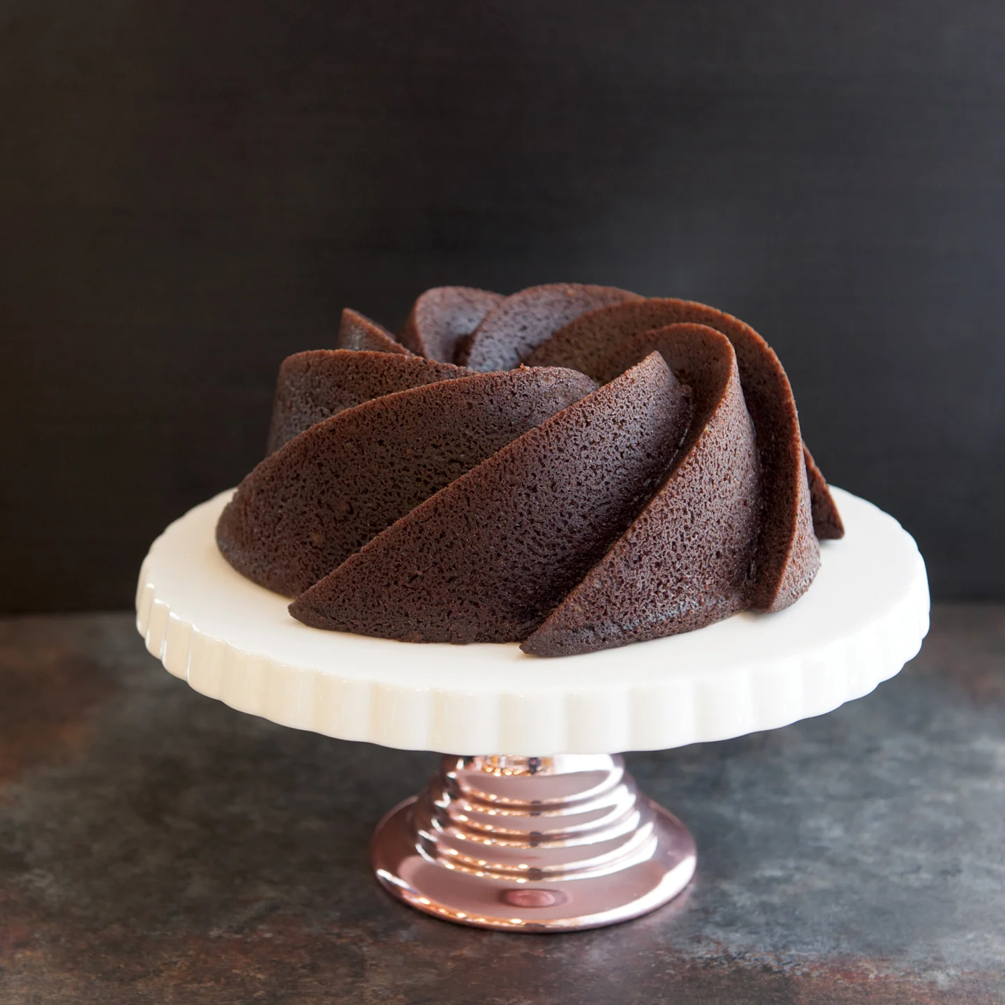 Nordic Ware Heritage Bundt Pan Gold / 10 Cup - Image 2
