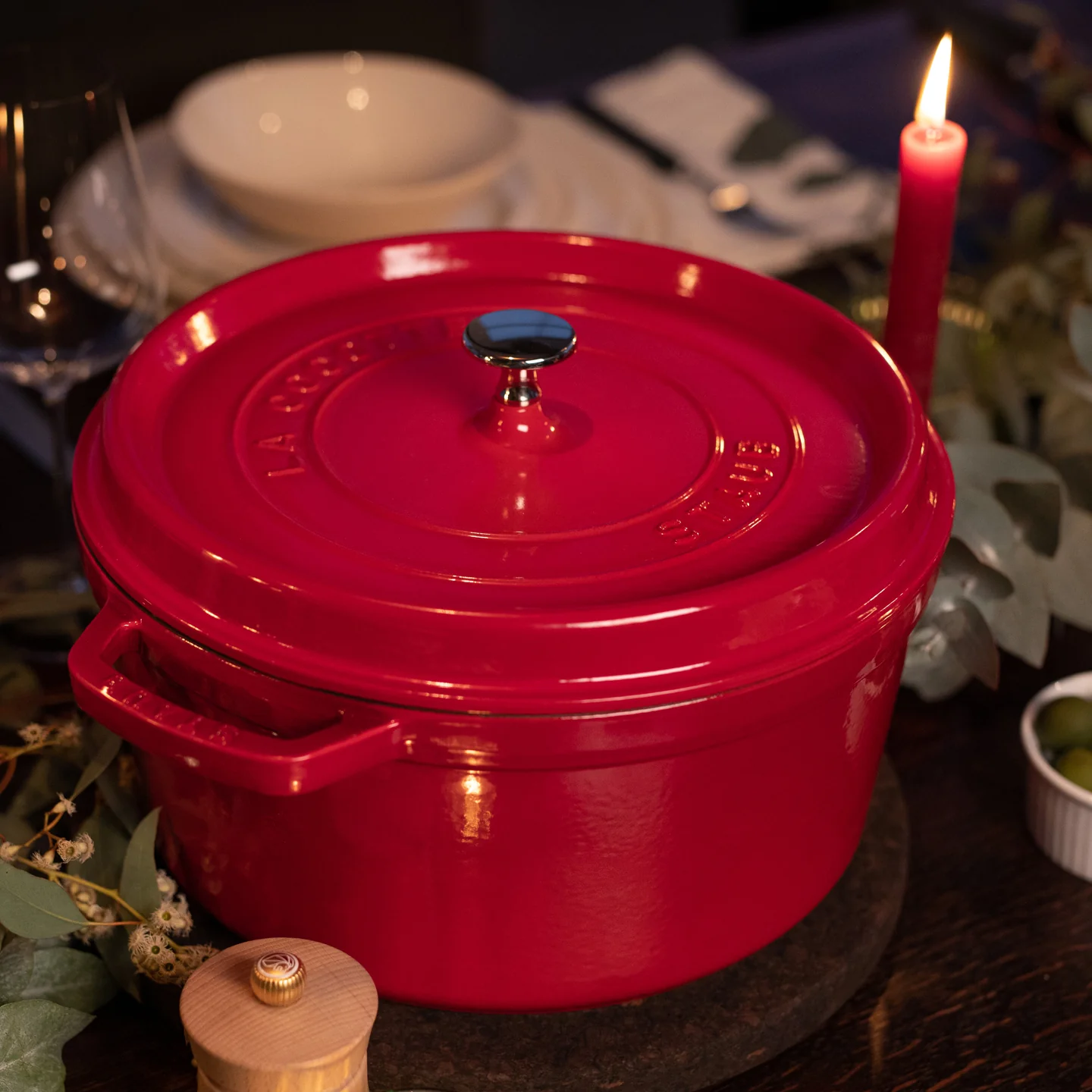 Staub Round Cocotte / Cherry - Image 2